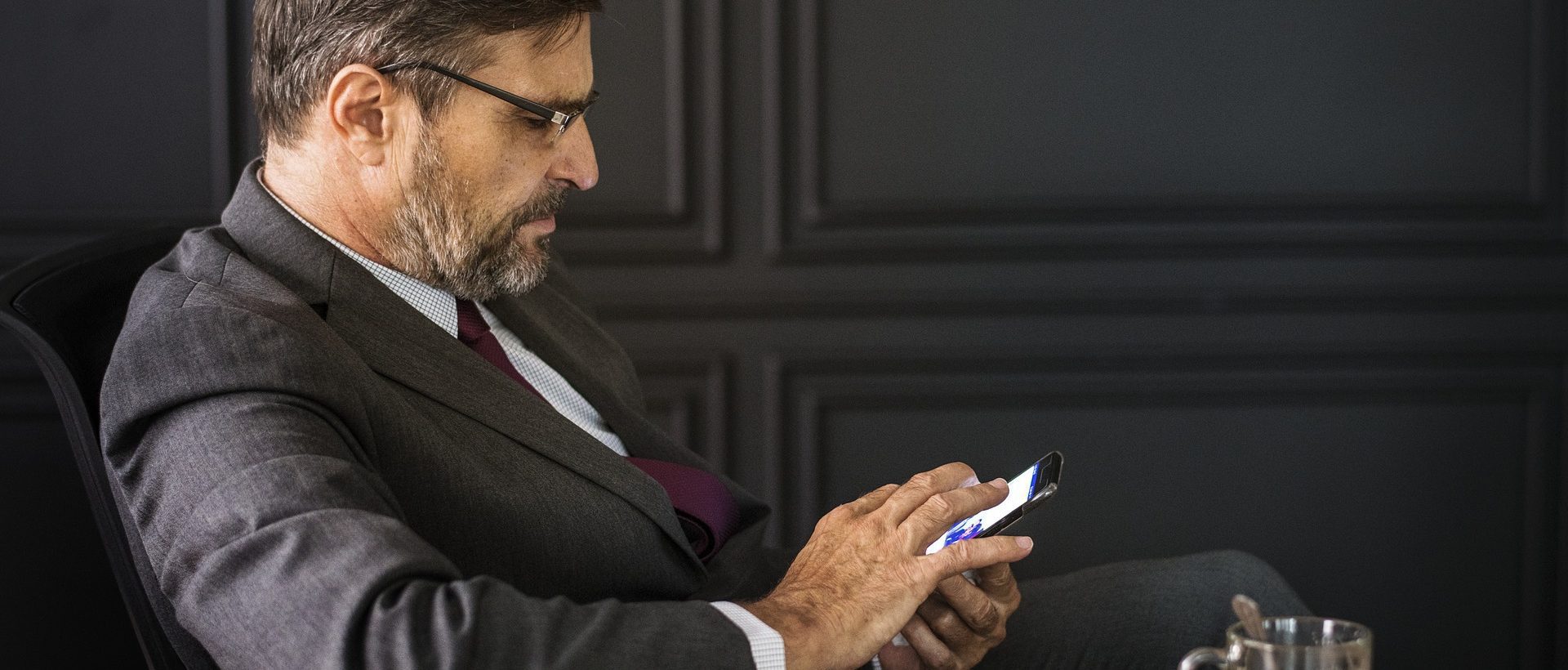 Les 50 ans et plus et la technologie : des barrières à l’emploi?