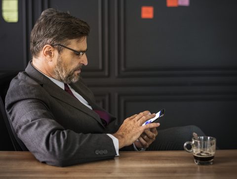 Les 50 ans et plus et la technologie : des barrières à l’emploi?