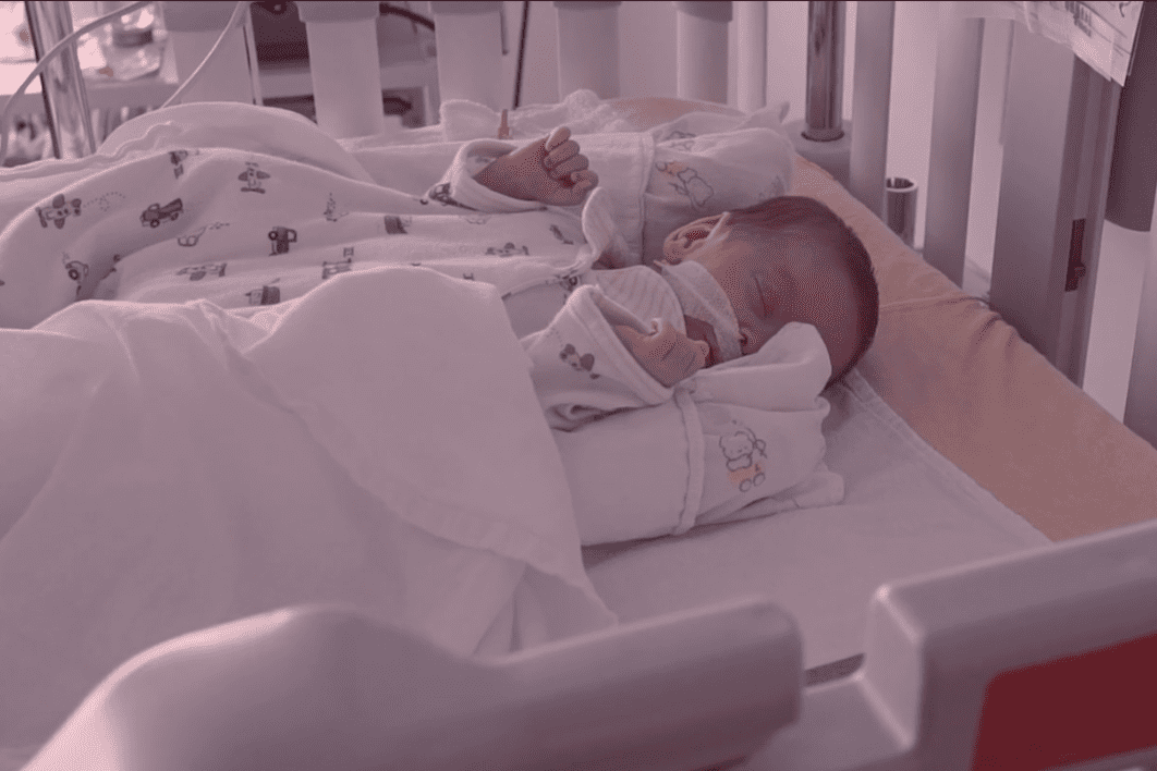 [VIDEO] Une nouvelle approche de soins pour les prématurés