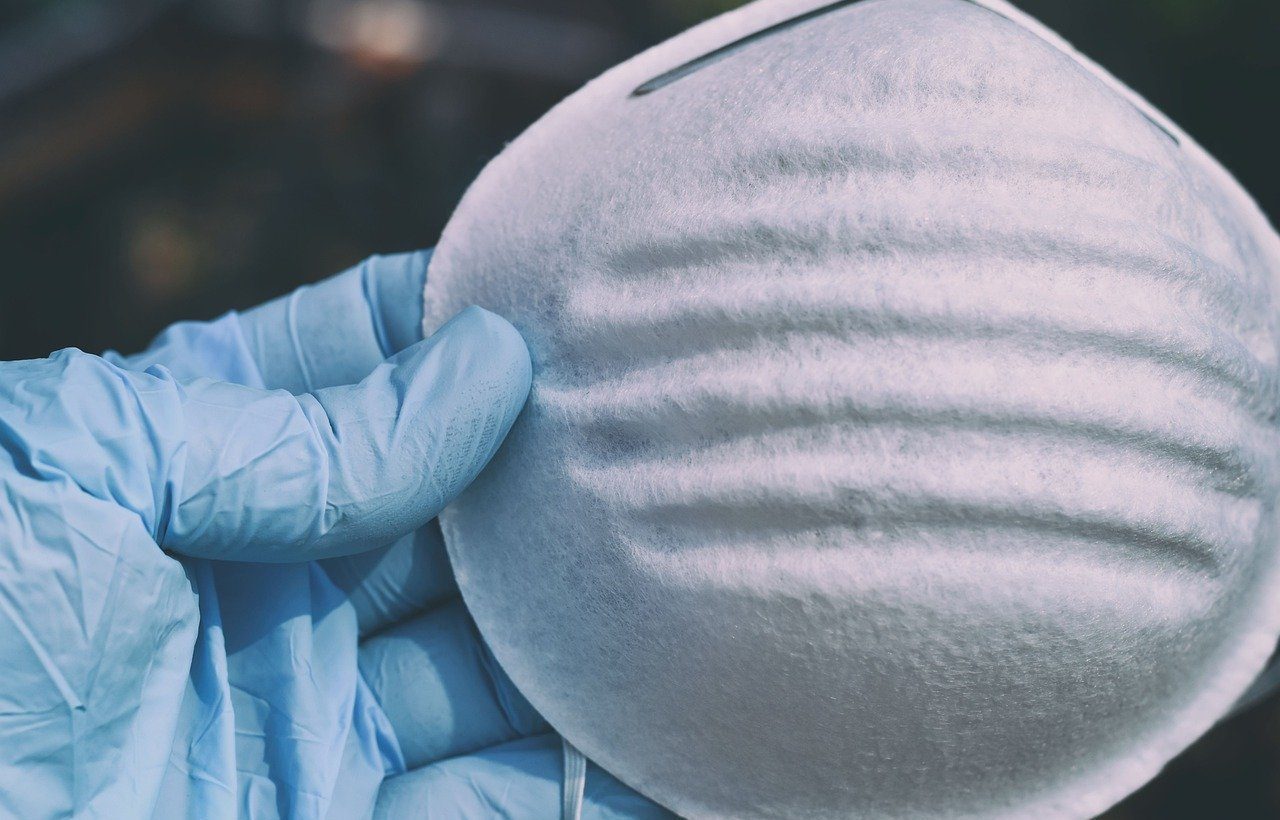 UNE USINE DE MASQUES À MONTRÉAL