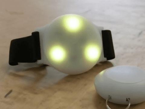 DES BRACELETS CONTRE LA COVID-19