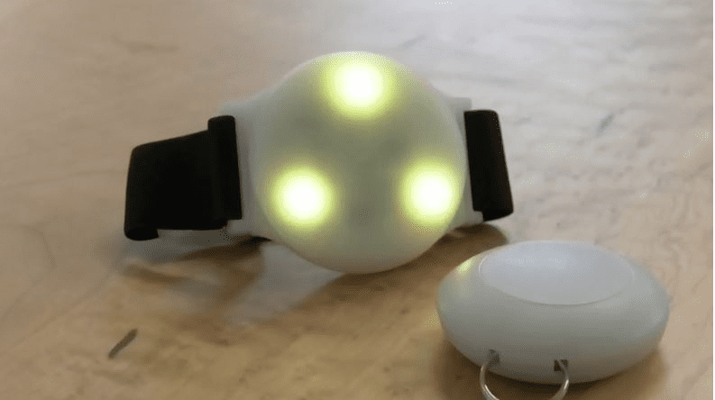 DES BRACELETS CONTRE LA COVID-19