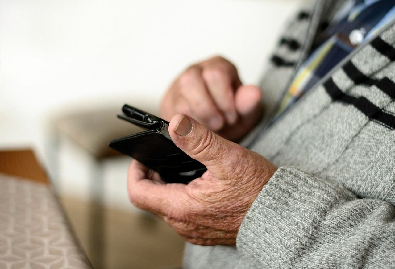 LA TECHNOLOGIE AU SERVICE DE LA SANTÉ DE NOS AINÉS