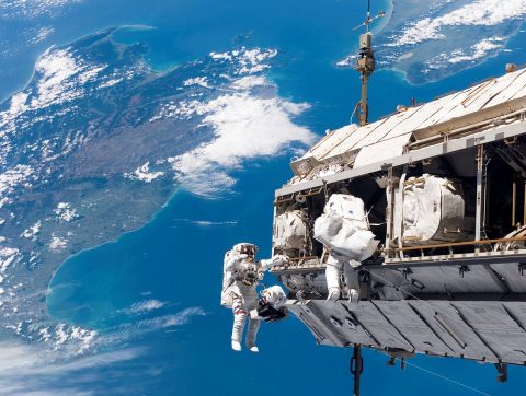 AÉROSPATIAL: QUÉBEC ACCORDE 14 M$