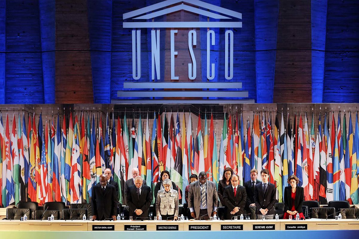 Quand l&rsquo;UNESCO fait émerger des recommandations en éthique de l&rsquo;IA