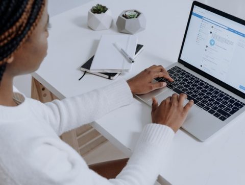 Facebook : Un assistant IA pour combattre les trolls