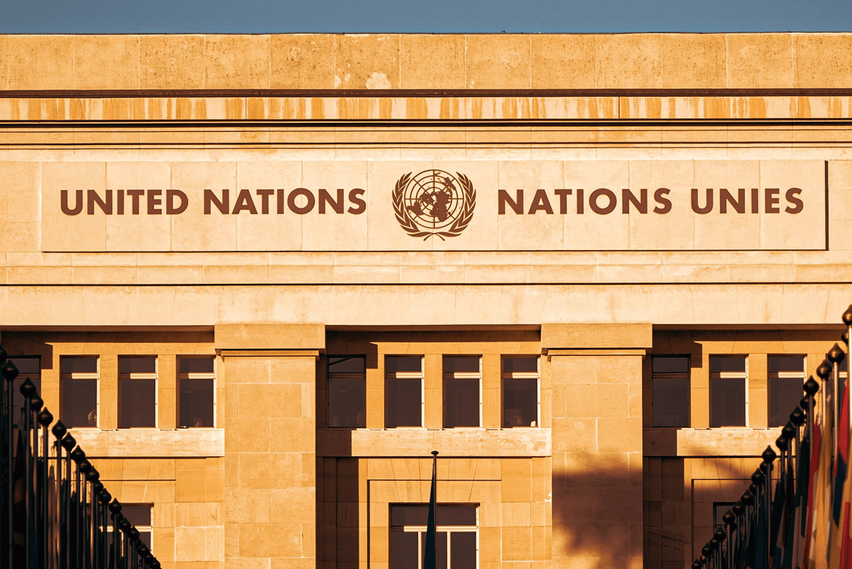 L&rsquo;ONU met le frein sur les IA dangereuses avec un moratoire