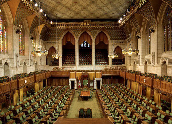 Défis 2022 de l’IA : tendre vers une IA responsable, certes, mais laquelle ?