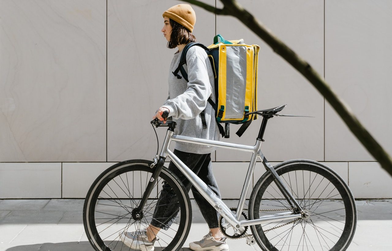 L&rsquo;économie « ubérisée », boostée par l&rsquo;IA, accentue les inégalités entre les femmes et les hommes