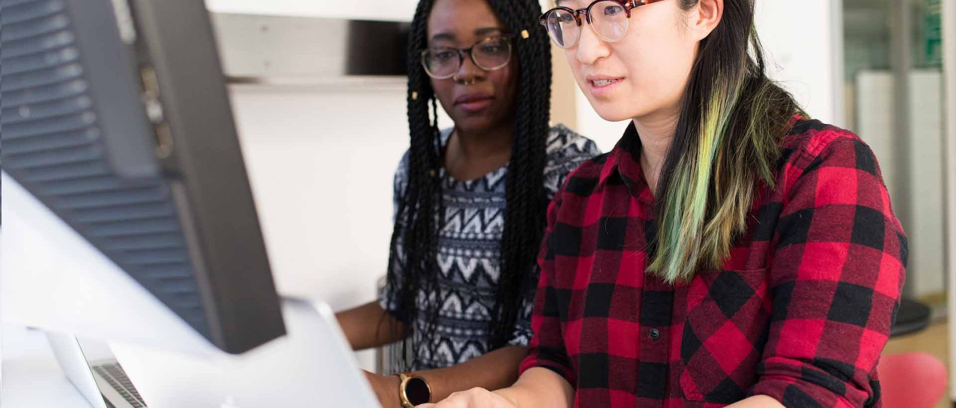 IA et féminisme : l&rsquo;UdeM vous donne rendez-vous en ligne pour en discuter
