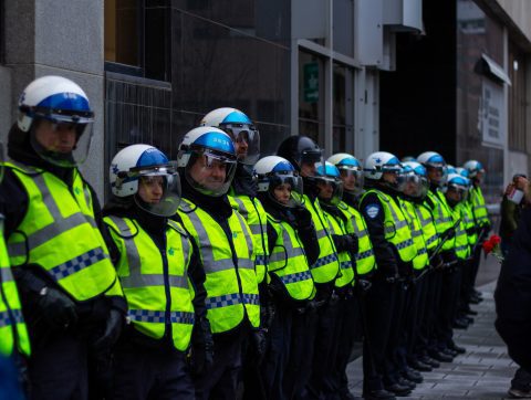 L&rsquo;IA pour contrôler le contenu sensible diffusé en direct sur le web