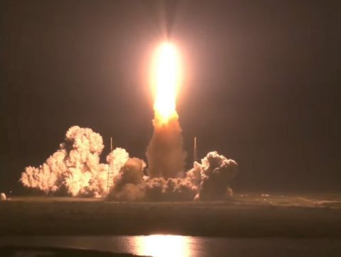 [VIDÉO] Artemis 1 : la fusée a enfin décollé vers la Lune