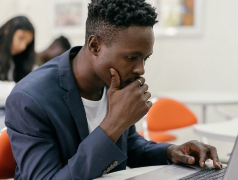 Éthique de l&rsquo;intelligence artificielle : une école d&rsquo;été pour mieux en comprendre les enjeux