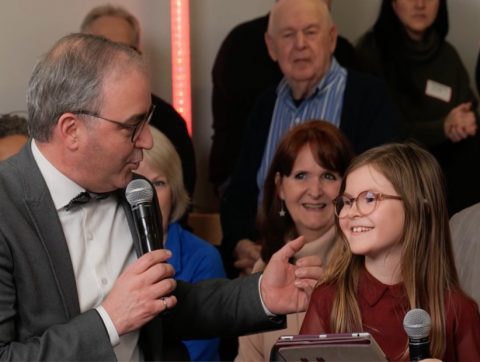 [Émission C+clair] Nos aînés sont-ils dépassés par les technologies ?