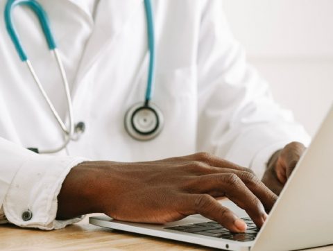 Télémédecine : un système de santé à deux vitesses