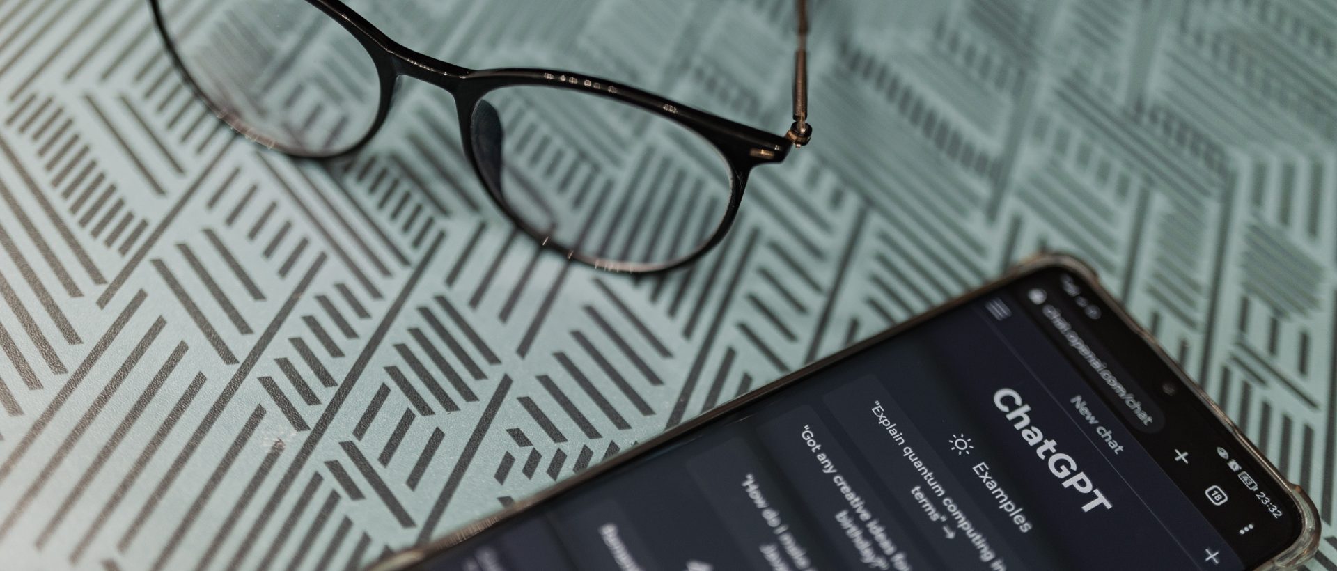 Chat GPT, le petit robot conversationnel qui accélère le calendrier législatif mondial