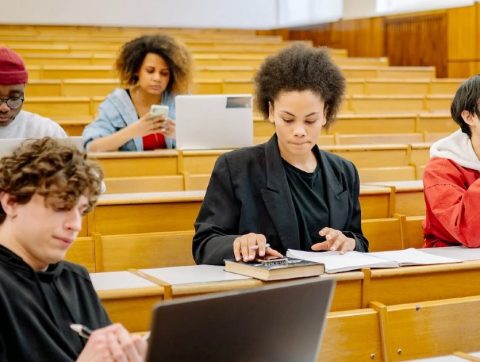 L&rsquo;IA au collégial : comment préparer le futur de la technologie en milieu pédagogique ?