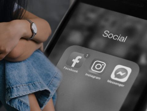 Cyberintimidation et sextorsion : quand des adolescentes se donnent la mort