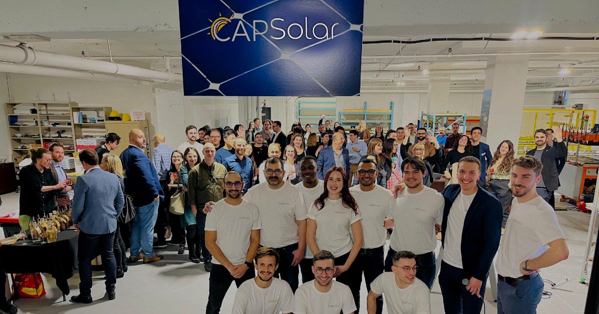 CAPSolar inaugure sa première usine de fabrication de panneaux solaires au Québec