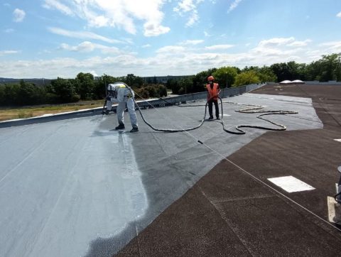 [Fresh Touch] Niveau expert : Appliquer une peinture réflective sur son toit