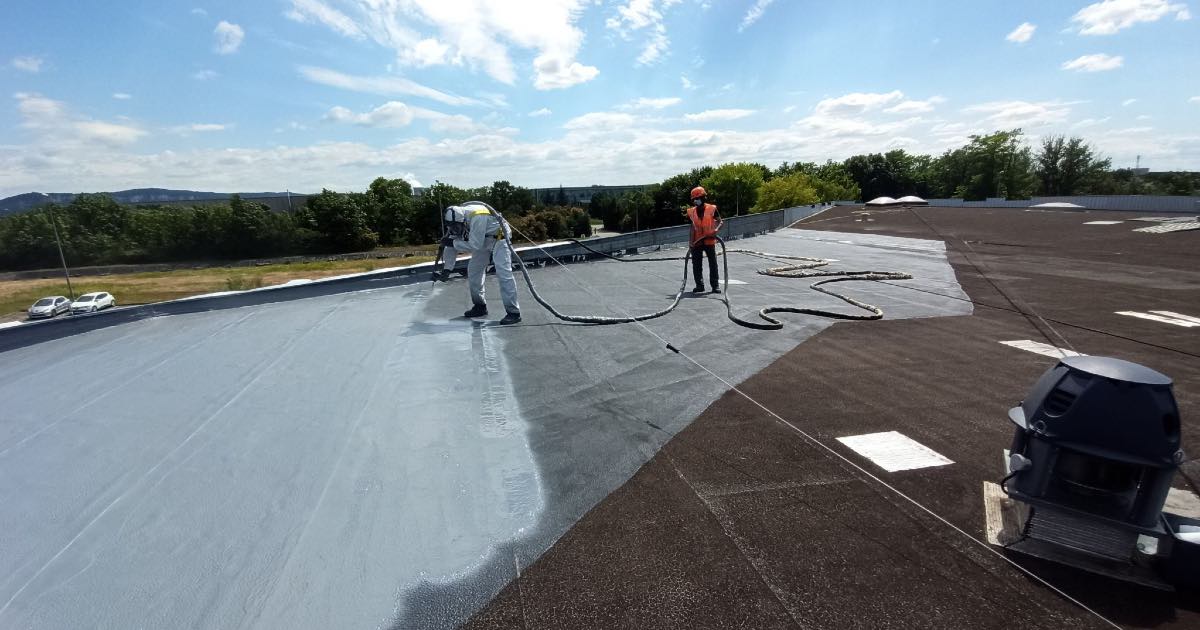 [Fresh Touch] Niveau expert : Appliquer une peinture réflective sur son toit
