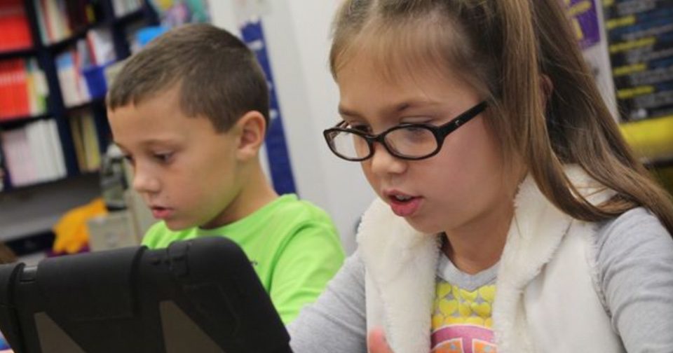 L&rsquo;usage des technologies en éducation : entre promesses, limites et iniquités