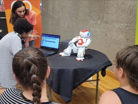 3 types d&rsquo;initiatives qui réduisent le fossé numérique