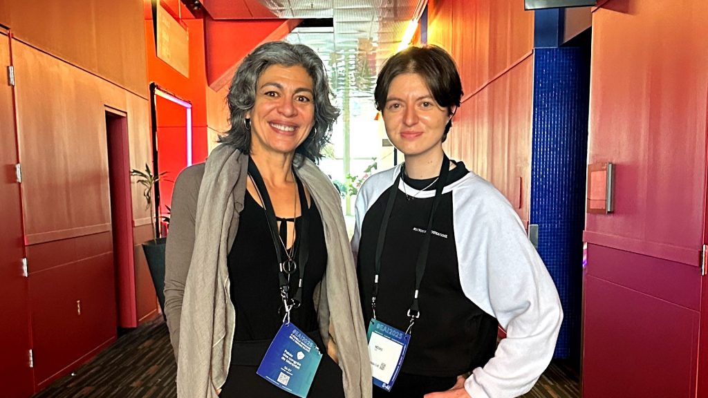 Tania Kontoyanni, présidente de l'UDA, et Chloé-Anne Touma, rédactrice en chef de LES CONNECTEURS.